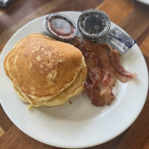 Pancakes y Tocino