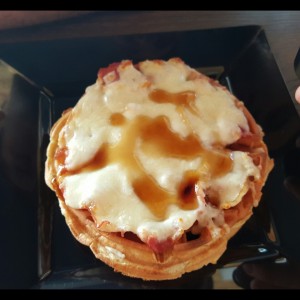 Waffles de mozarella y bacon