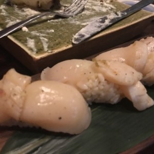 scallop nigiri