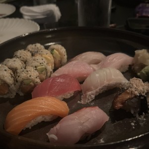 CHEF'S COMBINATIONS - SUSHI SAMPLER