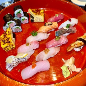 CHEF'S COMBINATIONS - SUSHI OMAKASE