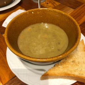 sopa de lentejas