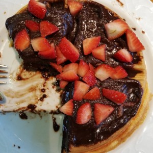 waffle con nutella y fresas