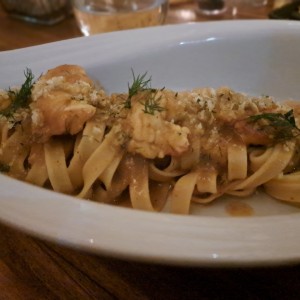 
Tagliatelles con bisque de langosta