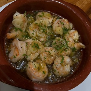 Camarones al ajillo