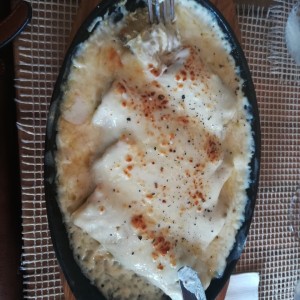 Canelones de pollo gratinados