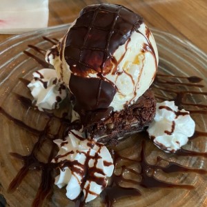 Brownie con helado