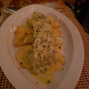 Entrada - Pescado Blanco en cama de Papas