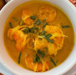 Camarones con salsa de leche de coco y curry