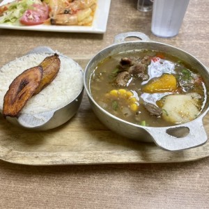 Sopa de costilla ahumada