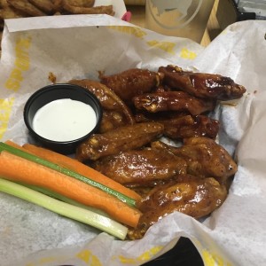 wings de bouebon y honey bbq