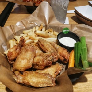 Traditional wings & fries