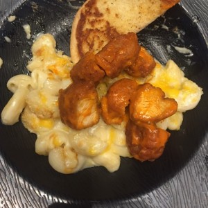 Mac and Cheese con pollo bufalo 