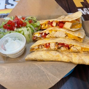 Para Compartir - Chicken Quesadilla