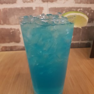 Bacardi con blue curacao