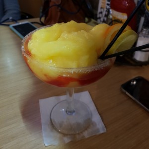 Frozen mango margarita