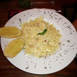 Farfale con salsa Alfredo 