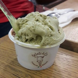 helado de pistacho y rocher ?