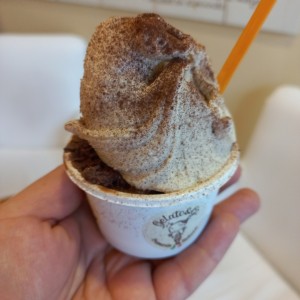 Helado 2 sabores abuelo chombo y tiramisu