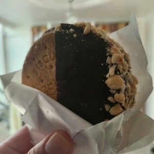 Galleta rellena de helado de Straciatella