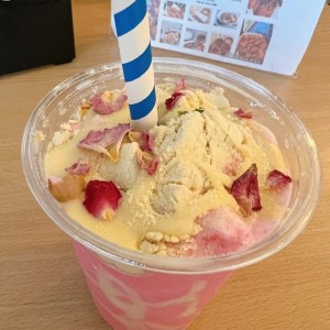 Batido de Rosas con Malteada 