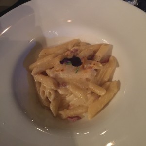 Mac & cheese trufado en rigatoni