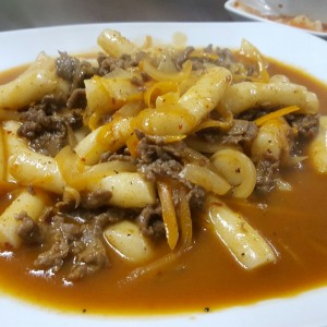 Rice cakes o ddeokbokki 