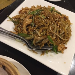 chow mein con pollo