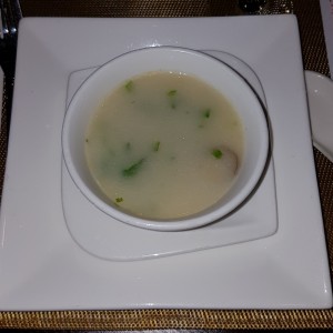 Sopa de bolita de pescado