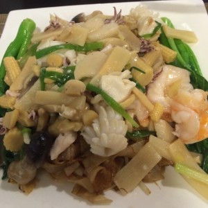 fideo de arroz con mariscos