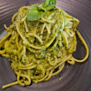 Pasta Tradizionale - Spaghetti Pesto Genovese