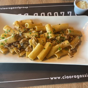 Pasta Tradizionale - Rigatoni Alla Boscaiolla