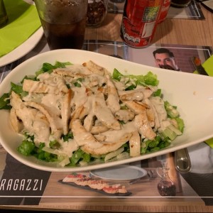 Ensalada Cesar con Pollo