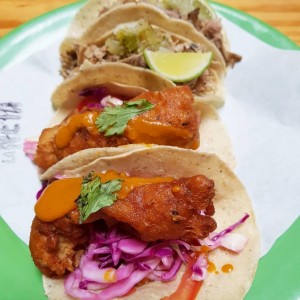 tacos de corvina y cerdo