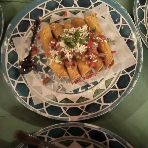 Flautas de Pollo (5 unidades)