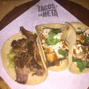 Tacos de Bistek y pollo