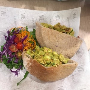 sanwich de pollo y aguacate