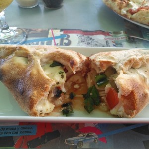 Calzone Mediterraneo