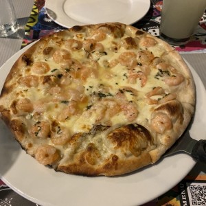 Pizza de camarones a la Parmesana