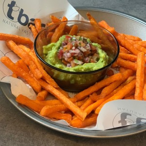 Camote Frito con Guacamole 