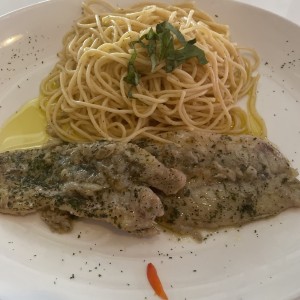 Corvina al Ajillo con pasta al oleo