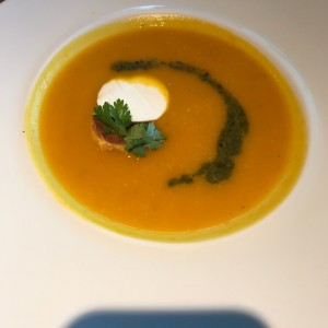 sopa de zapallo y queso de cabra