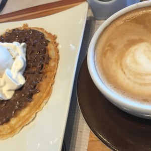 Capuccino y Waffle Nutella