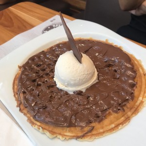 Waffle de Nutella con Helado