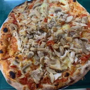 pizza de pollo con hongos