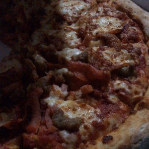 pizza de carnes 