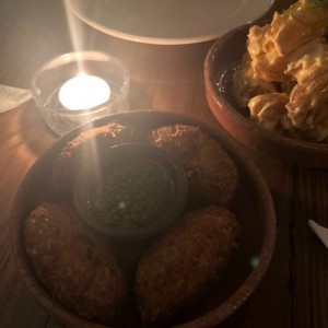 Croquetas de carne con chimichurri