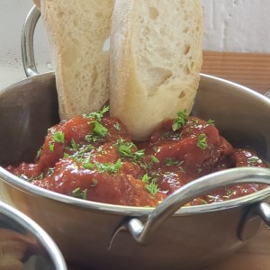 ALBONDIGAS EN SALSA ROJA