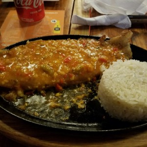 filete de pescado al ajillo 