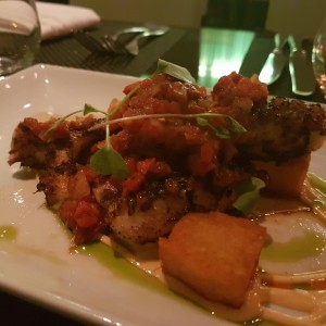 Pulpo a la brasa con mayonesa de rocoto